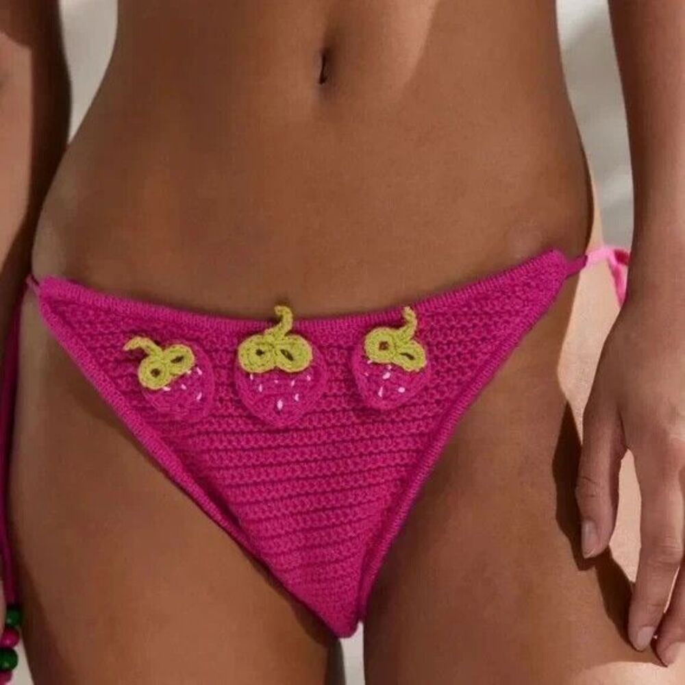 Out From Under UO Size Small Strawberry Fields Swirl Crochet Bikini Bottom Pink